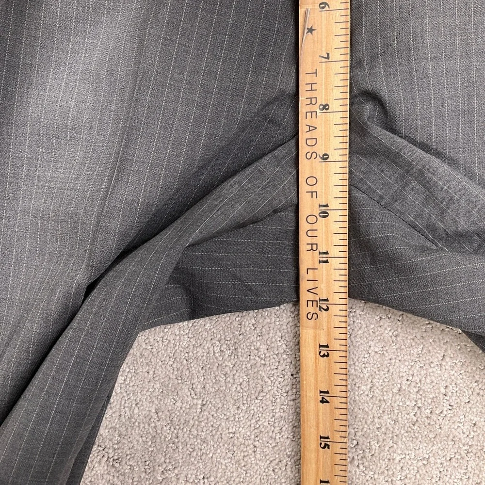 Theory Suit Mens 42R 32W Gray Pinstripe 2 Button Minimalist Formal Neutral Wool‎